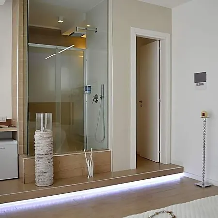 Dimora Silvestri Bed & Breakfast 4*
